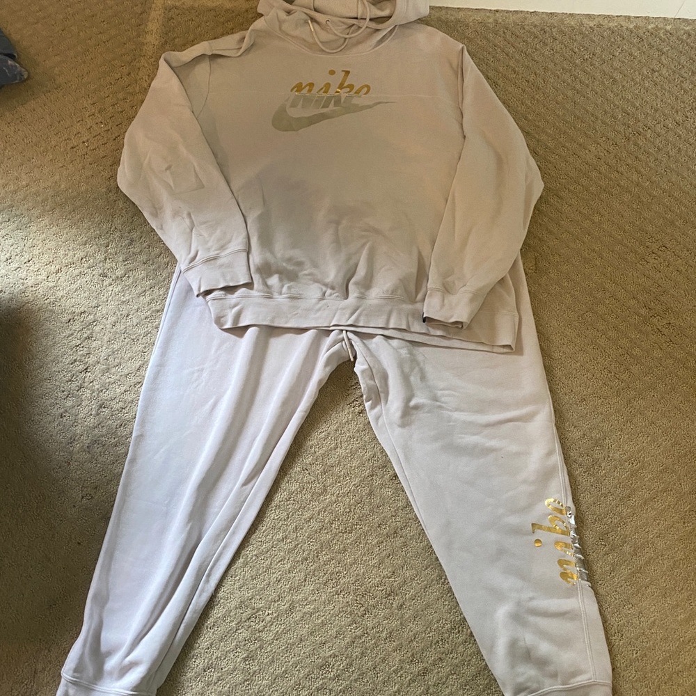 Nike Sweatsuit